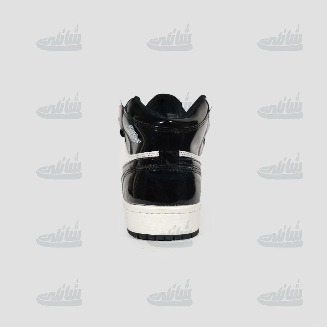 photo_6051112950581806861_y