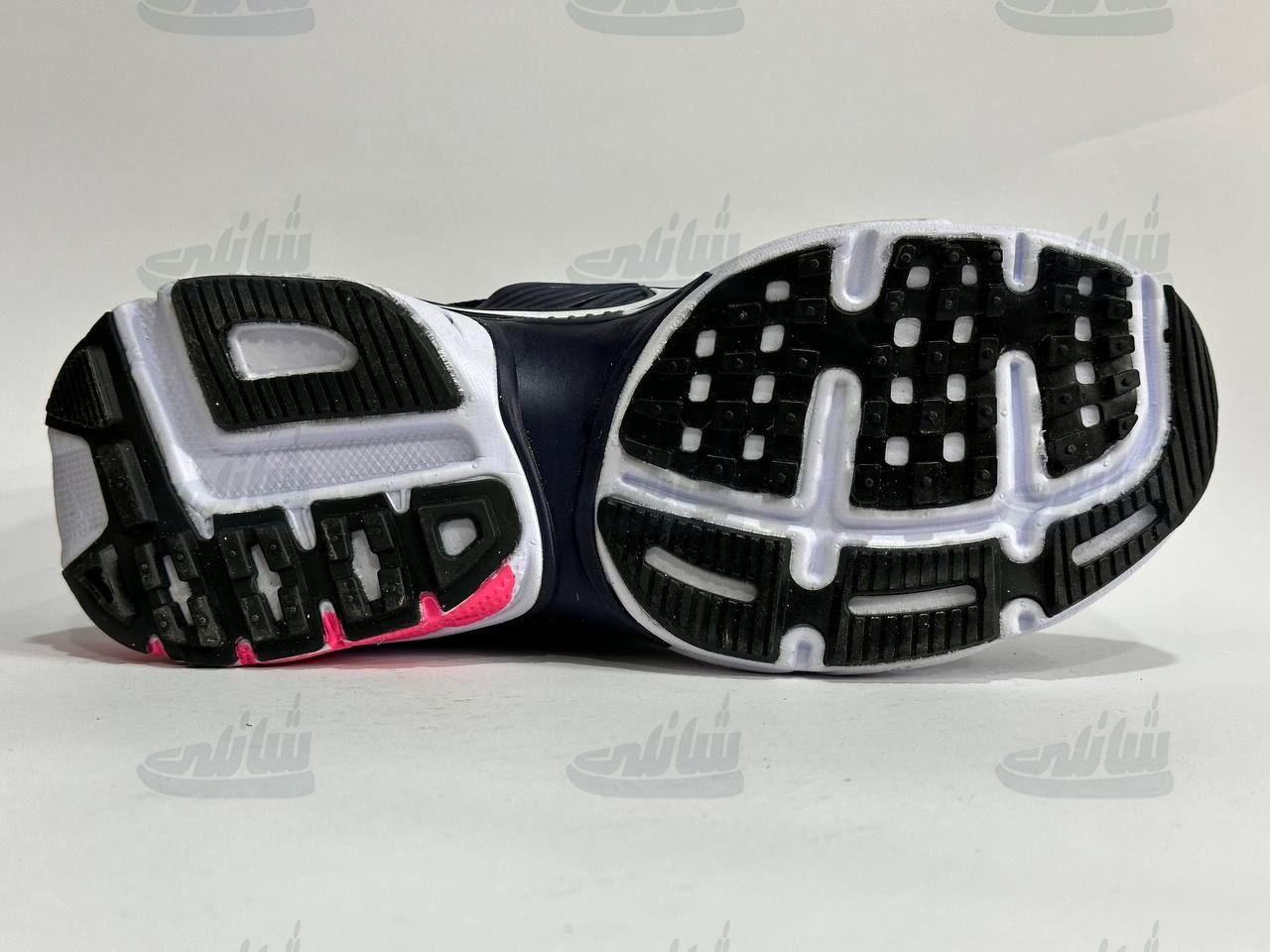 photo_5886595692892376316_y