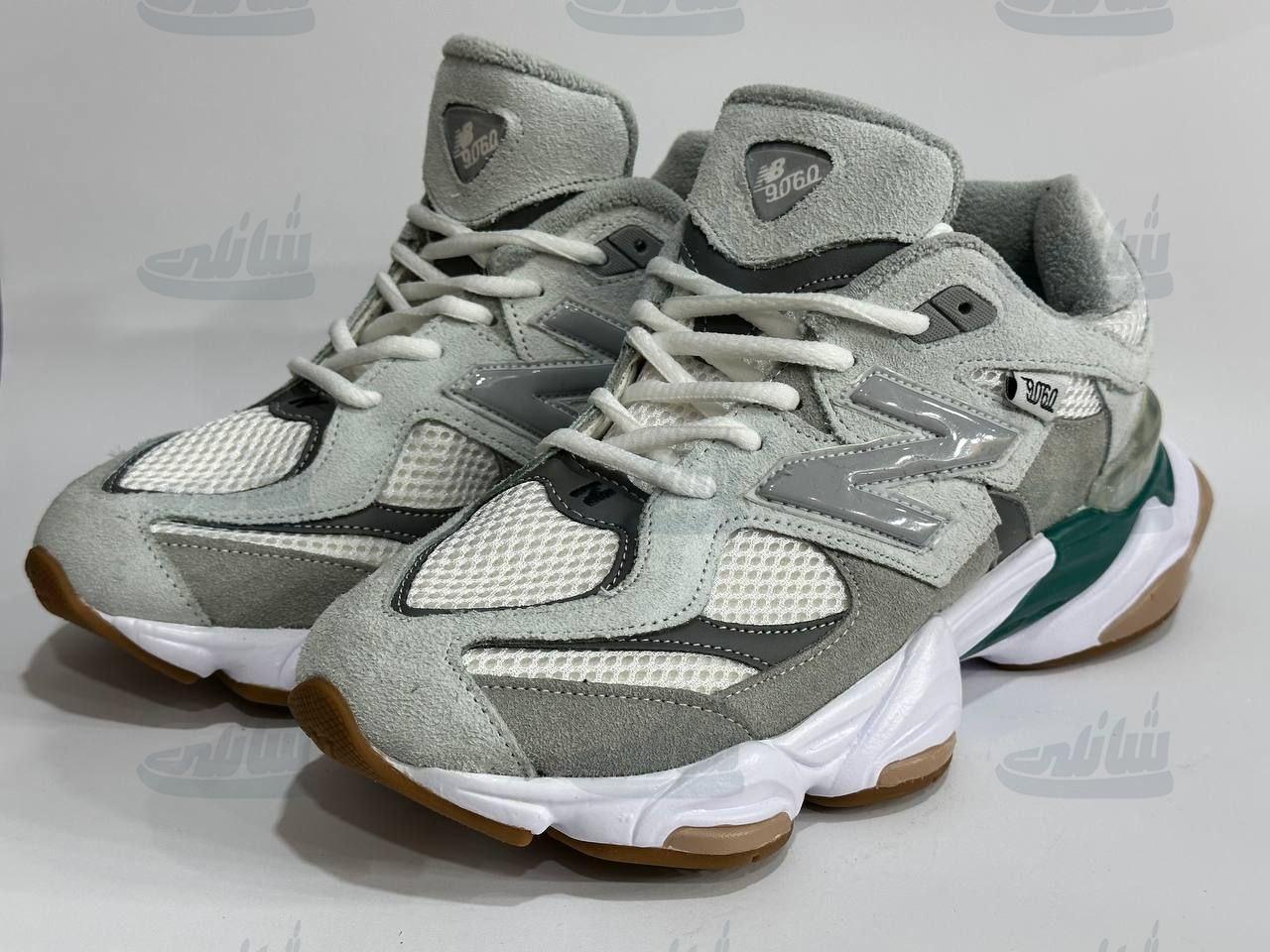 photo_5886595692892376340_y