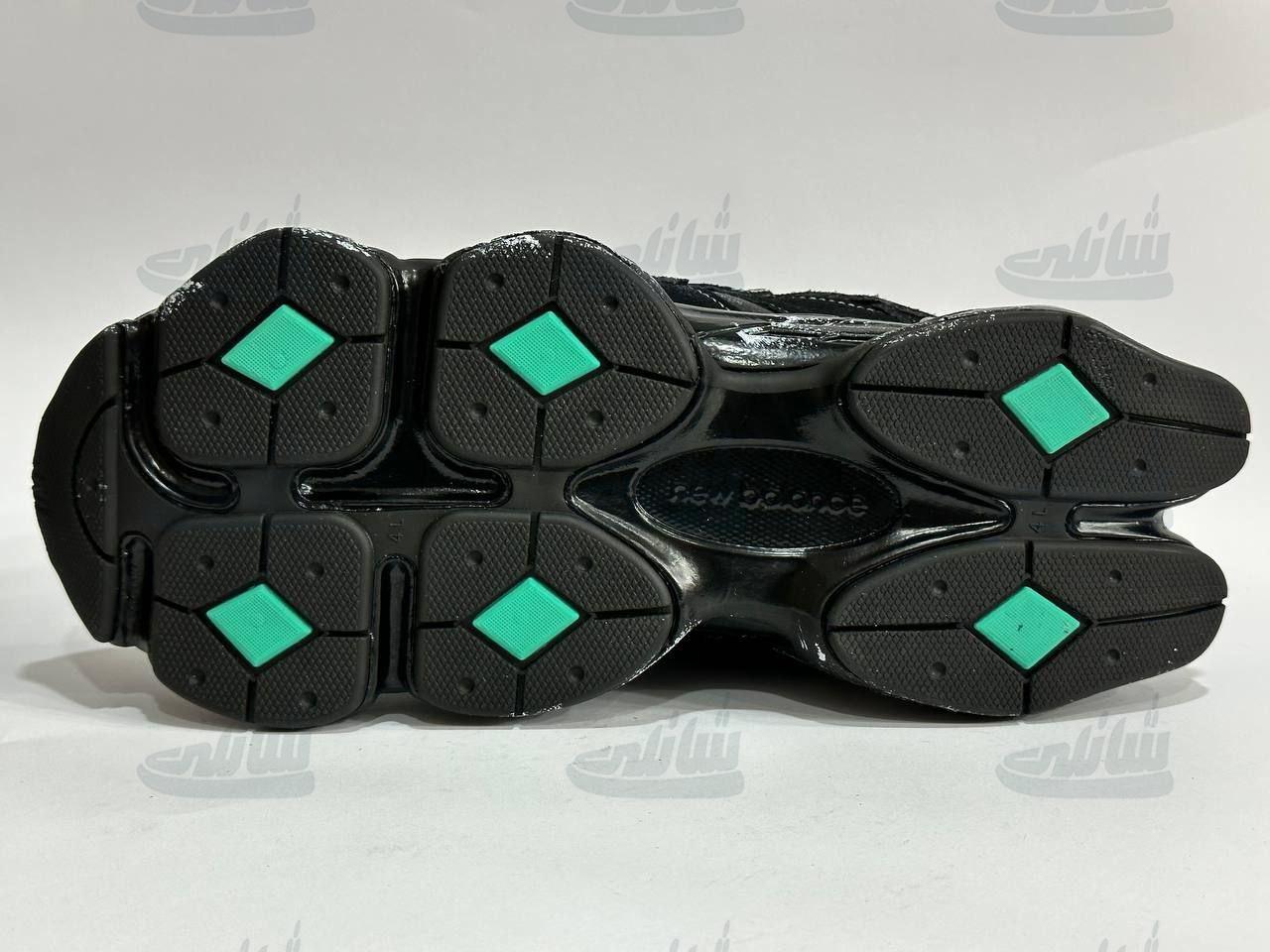 photo_5886595692892376360_y