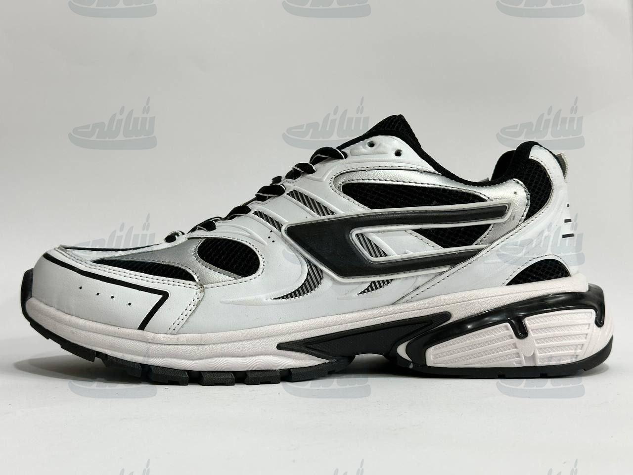 photo_5886595692892376369_y