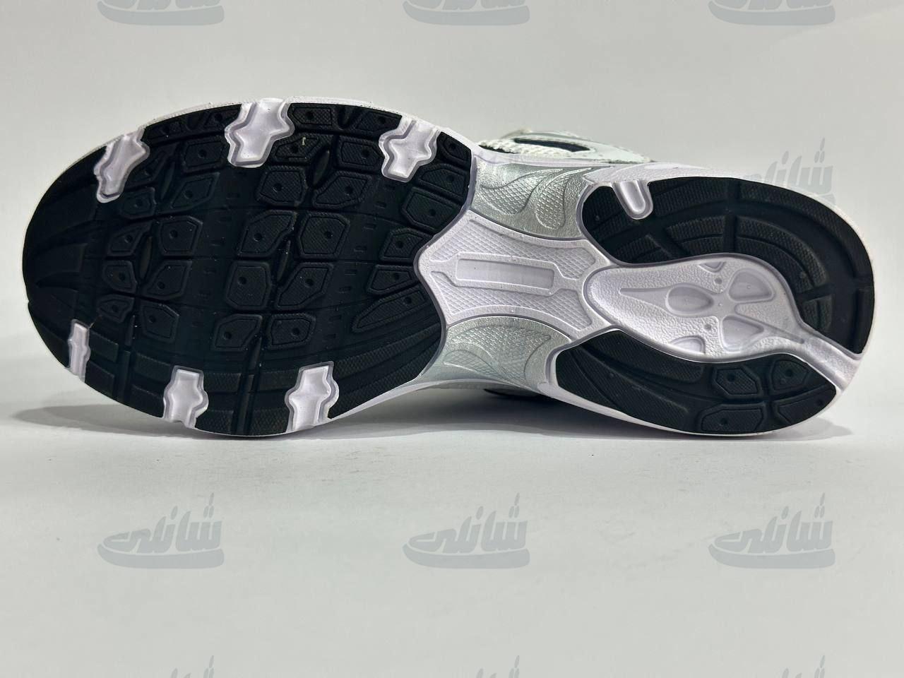 photo_5888847492706060184_y