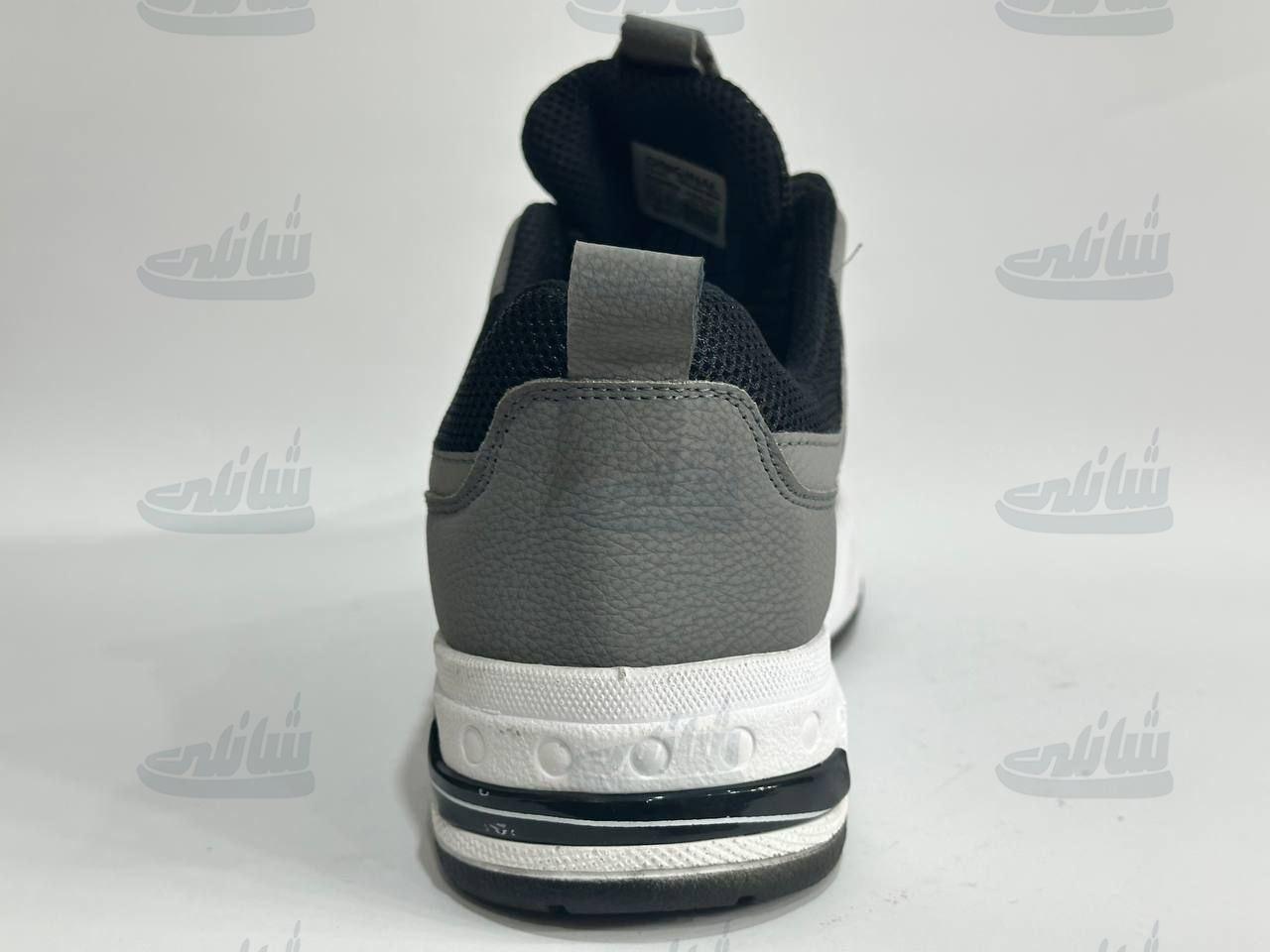 photo_5888847492706060196_y