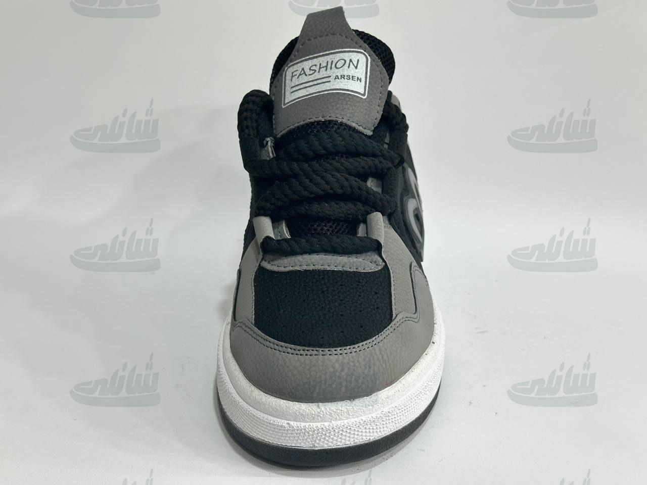 photo_5888847492706060197_y