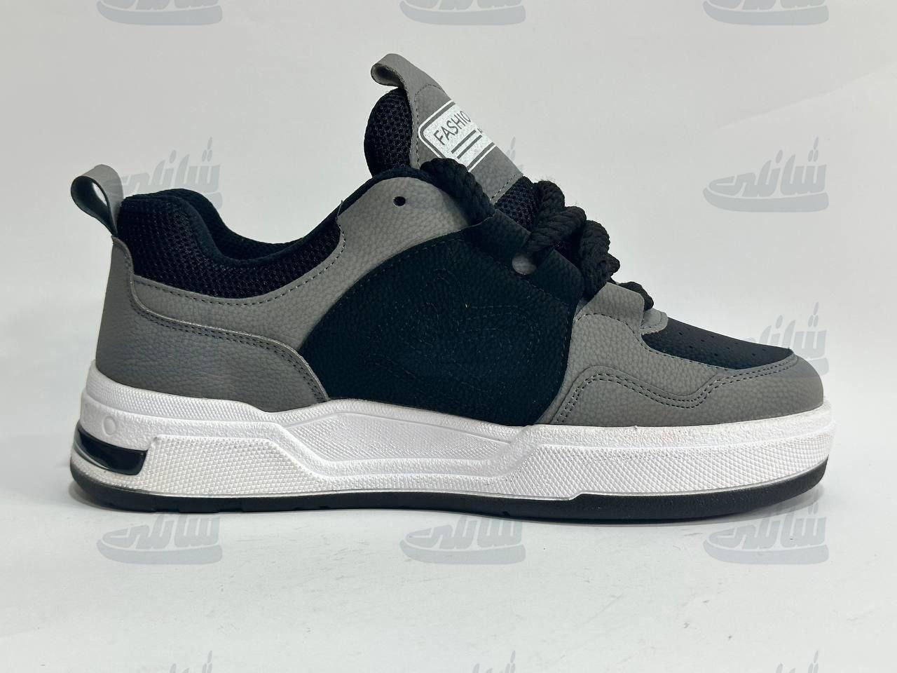 photo_5888847492706060198_y