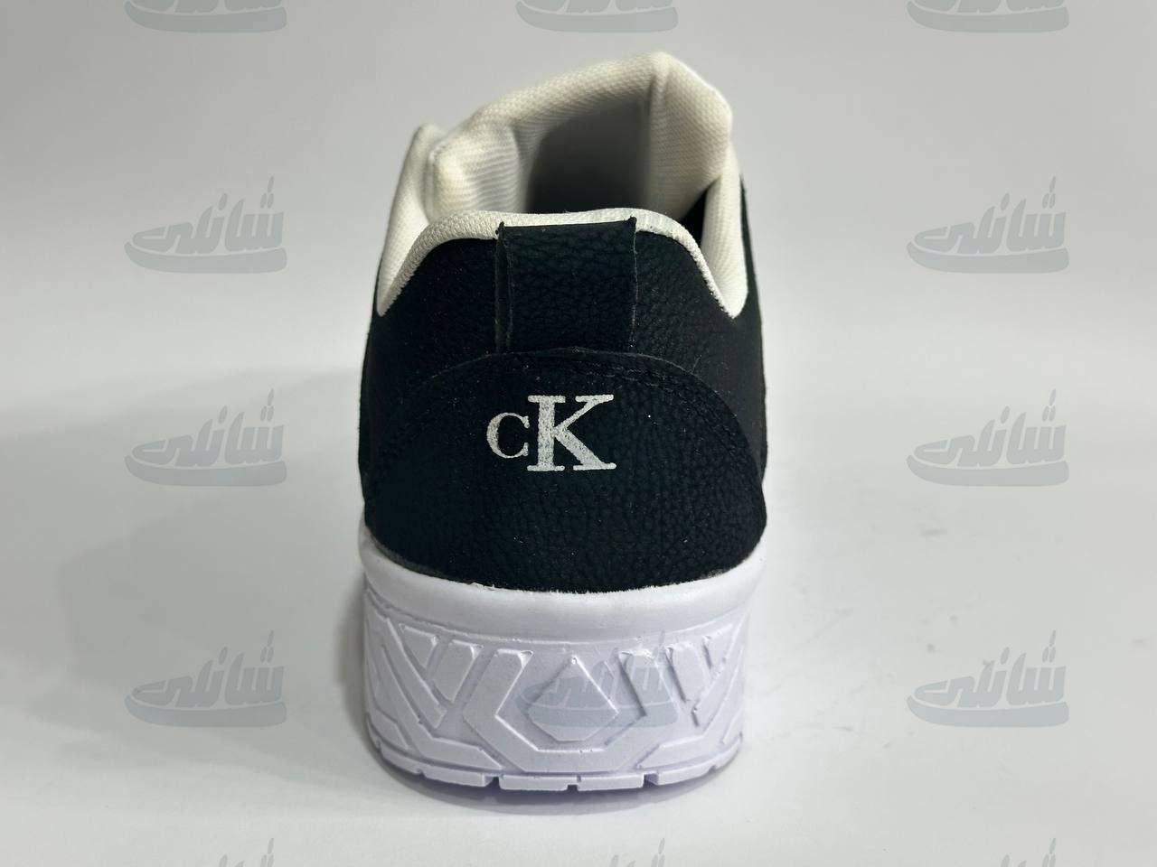 photo_5888847492706060202_y