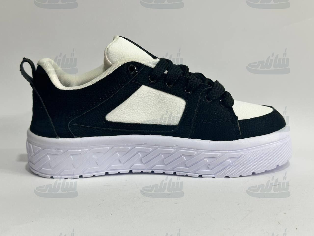 photo_5888847492706060205_y