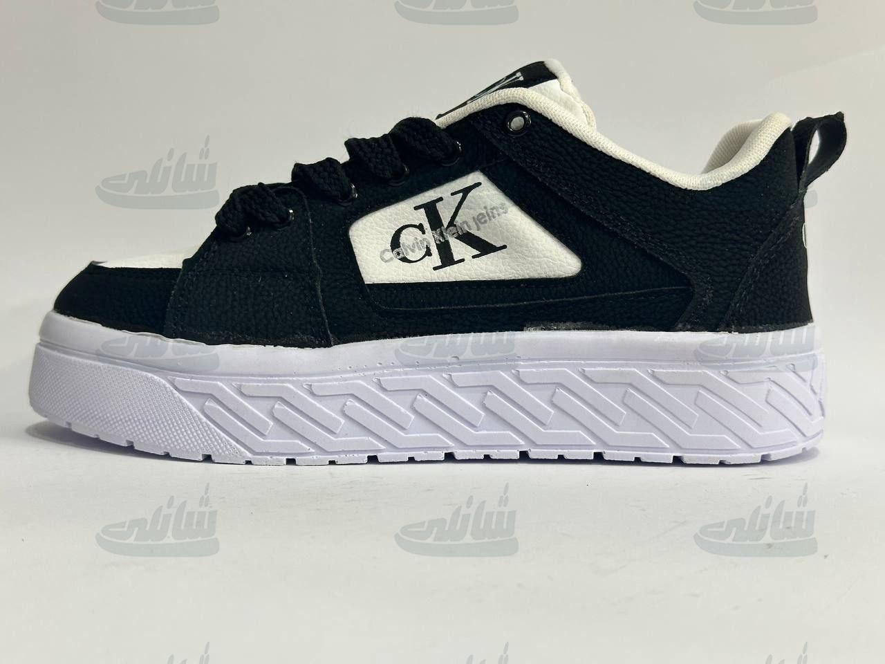 photo_5888847492706060207_y