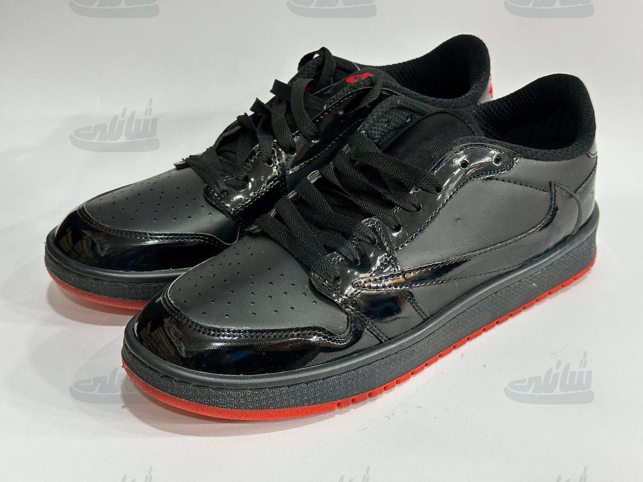 photo_5888847492706060209_y