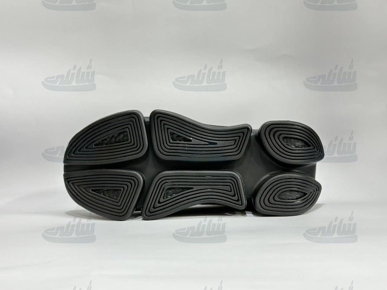 photo_5927243452360279858_y