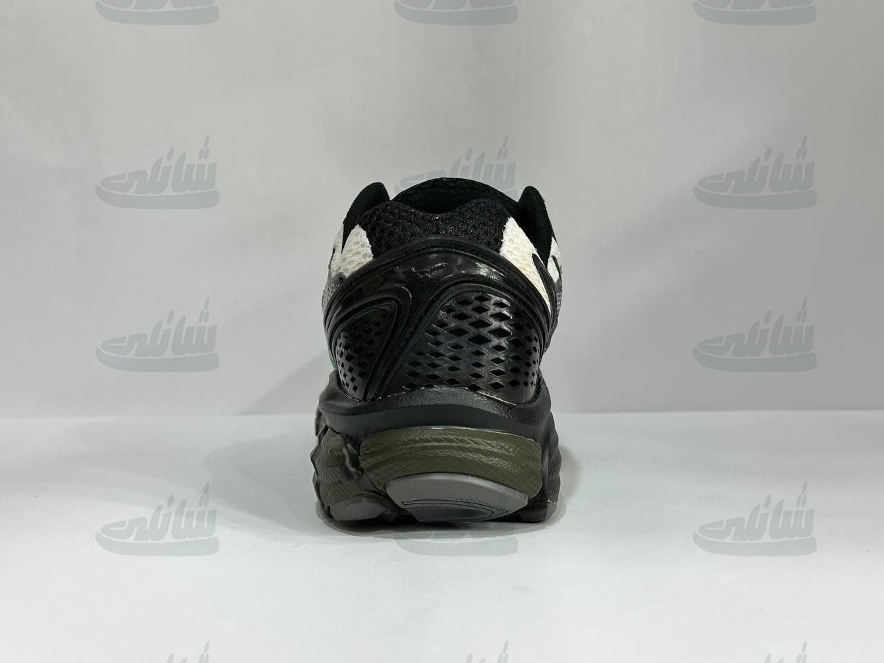 photo_5927243452360279897_y