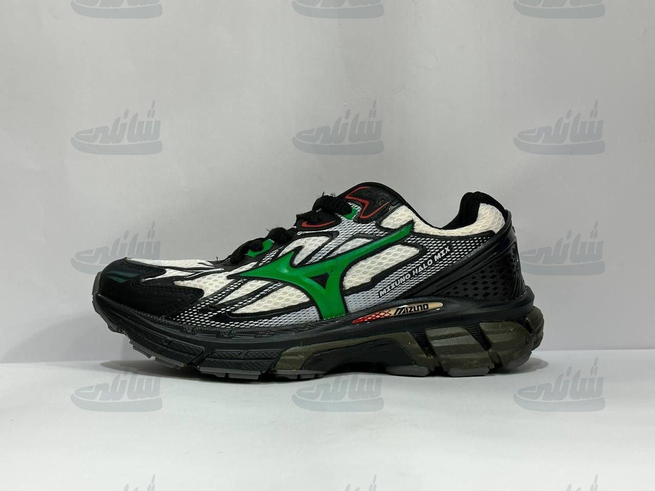 photo_5927243452360279900_y